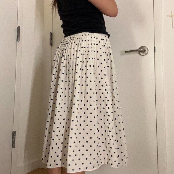 OAK + FORT - Polka Dot Pleated Midi Skirt (One Size) (WORN ONCE - LIKE NEW) - Picture 4 of 4